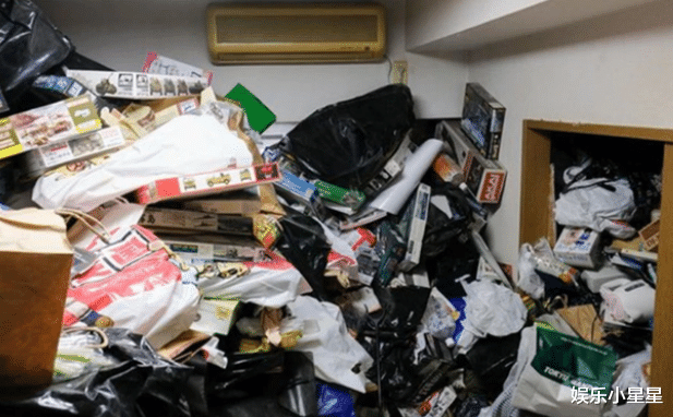 娱乐小星星|60岁宅男被手办压死，原因令人反思，有钱人买手办真就这么疯狂？