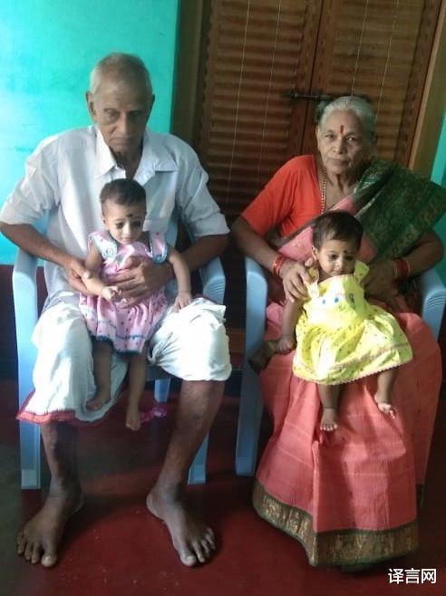 印度73歲老婦生下雙胞胎，被評價不負責，一年後84歲丈夫去世-圖2