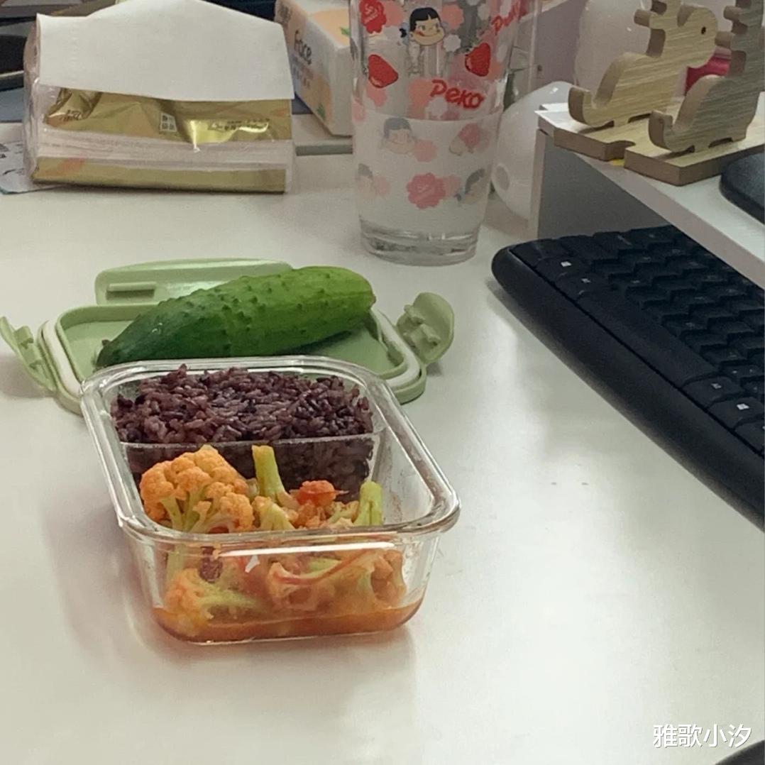 米饭|网友分享:70斤同事每天吃的一日三餐,看完明白:瘦是有道理的!