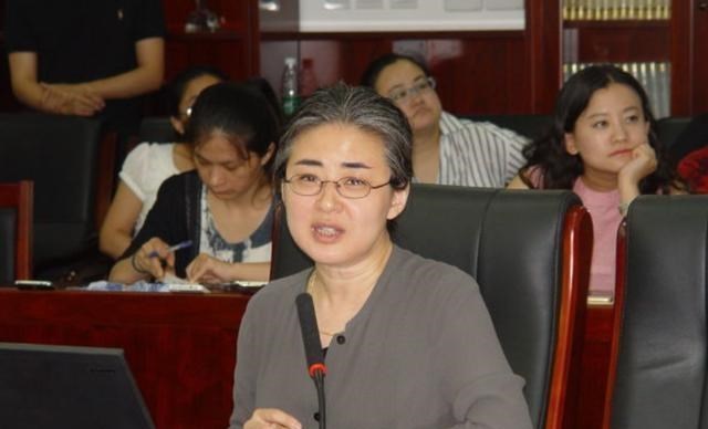 |22年前，北大才女田晓菲不顾父母反对嫁给美国老头，如今过得怎样