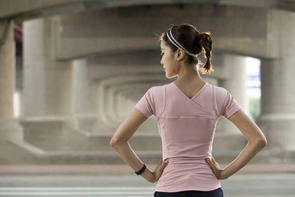 皮肤病|女人脸上出现3种变化，或许不是皮肤病，当心是HPV来临，需尽早注意