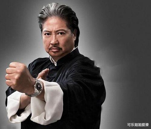 洪金宝|洪金宝37岁女儿至今未嫁，当看到照片后才明白，网友：无人敢娶