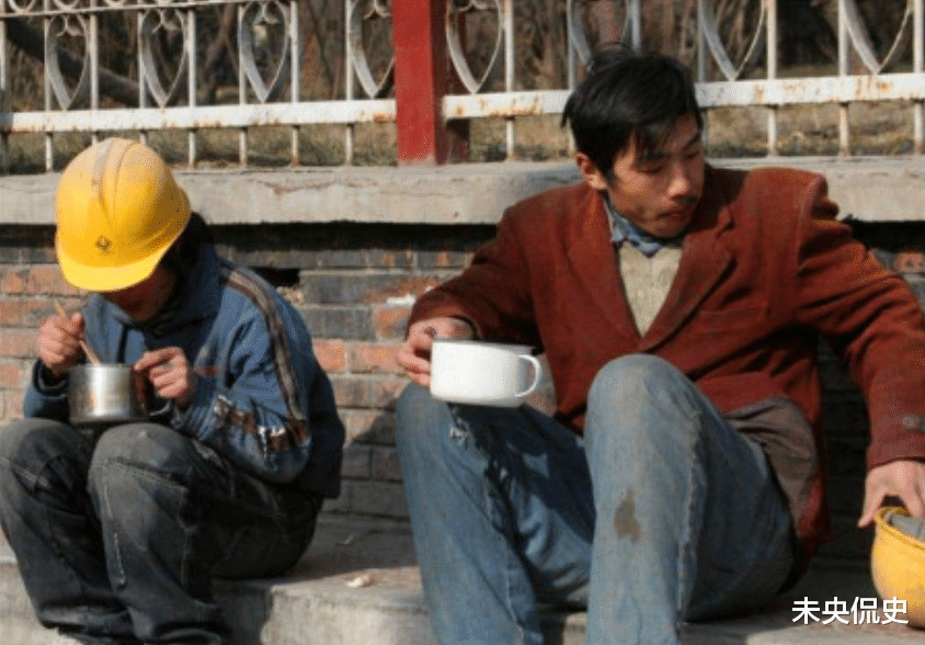 望城|又一城市“新群体”出现,住着大房子开着好车,过得却并不好