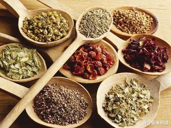 老年病|肝硬化“导火线”被找到，医生：2种“素食”吃一口相当于5斤白酒