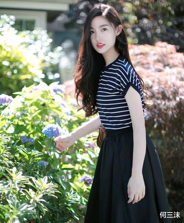 何三沫|怎么穿搭才能成为精致的女人?简约休闲风就很高级,值得细细品味