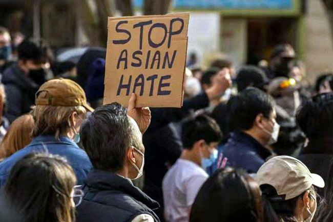 神鸟知讯资讯站 美国青年发起掌掴挑战，亚裔老人和女性被瞄准，亚裔活该被歧视？