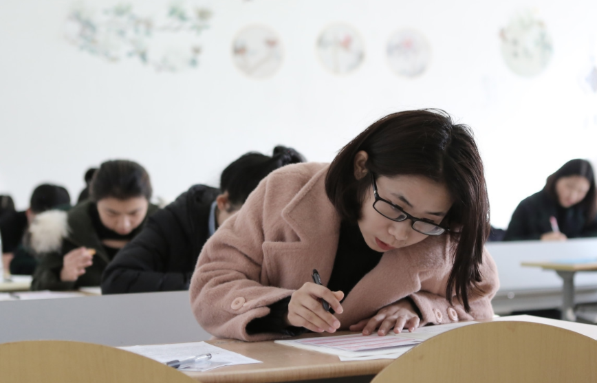 求职|2021乡镇公务员扩招，推出“三不限”报考条件，应往届生均有望获编