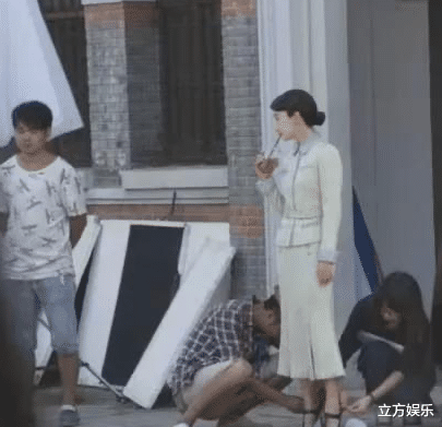 |艺人助理曝工作细节：月薪3000元，还帮明星洗内裤！