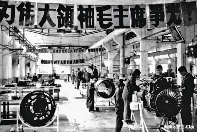 |丹江口一处军工厂，曾承担军队后勤印染任务，如今人去楼空很荒凉