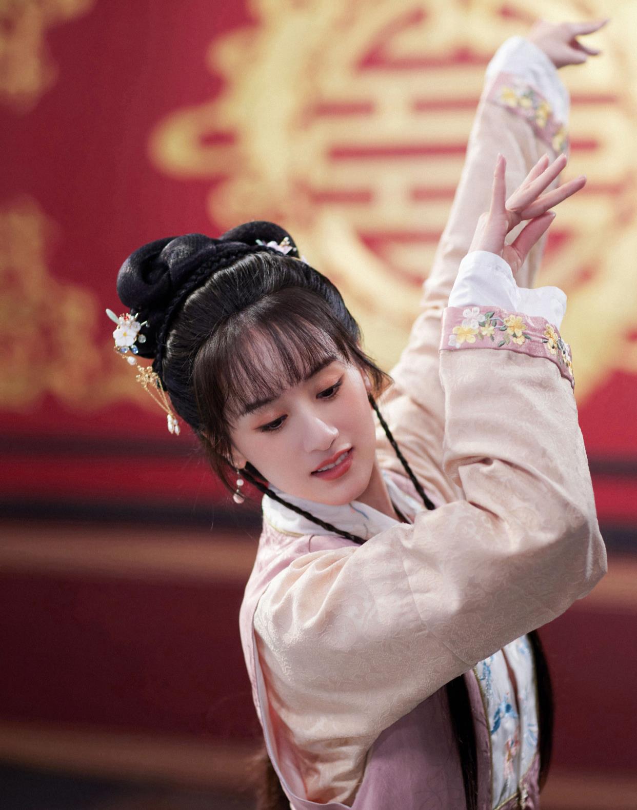 杨幂|袁冰妍丫鬟脸？看到“林黛玉”造型，才知她为何能接那么多古装剧