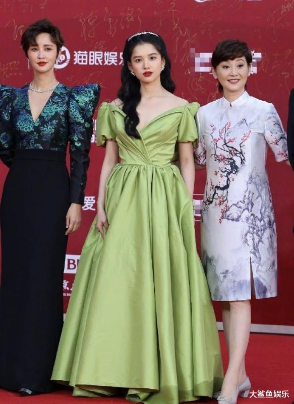 姚晨|北京国际电影节姚晨一袭薄纱裙亮相，回头率好高就像仙女一样