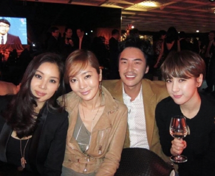 高小英|高小英晒好友聚会照 50岁童颜外貌逆龄生长 与张东健事业各自发展