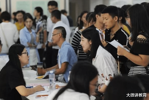 |企业招不到“应届毕业生”，年轻人都去哪了？资深HR道出原因