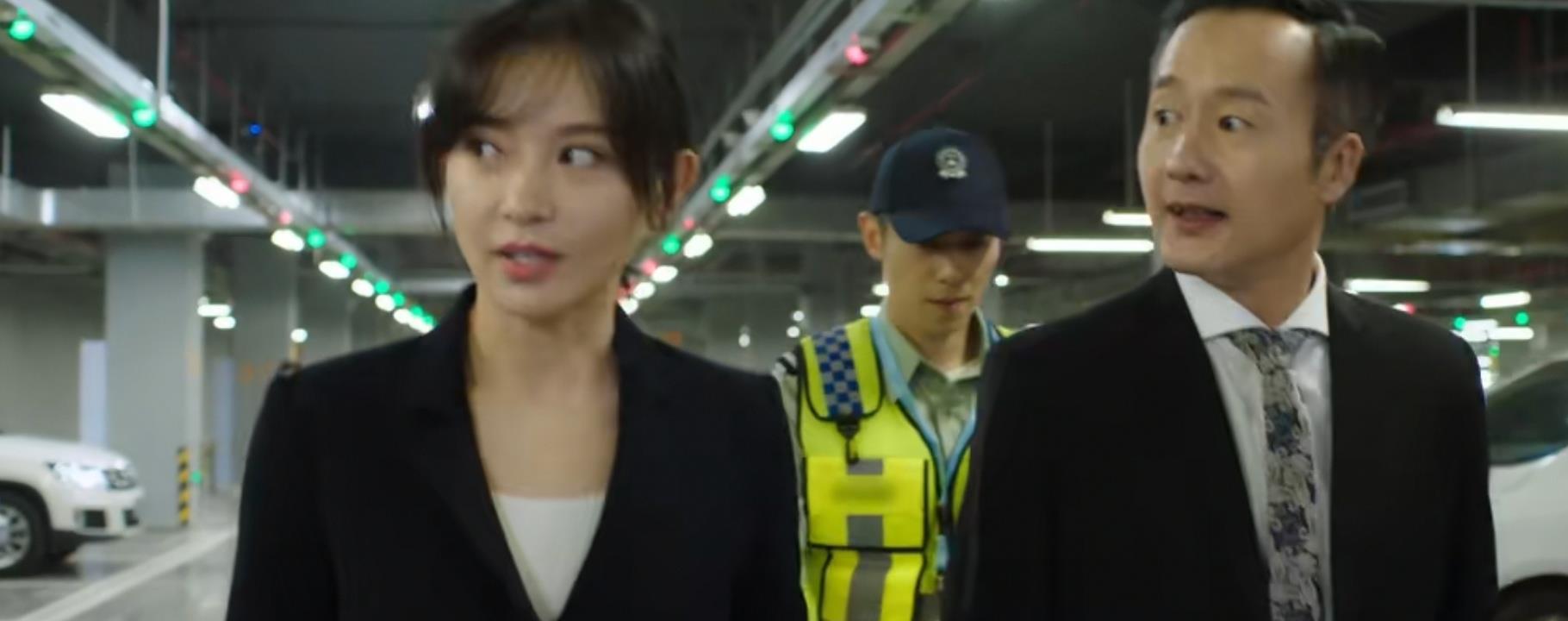 伪装者|演完《伪装者》又演《赖猫的狮子倒影》,换个造型差点没认出来