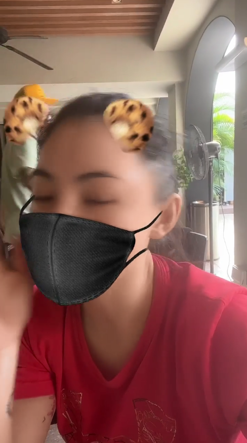 马苏|张柏芝清晨起床直播，身后男子正在穿衣服，疑在张柏芝家过夜