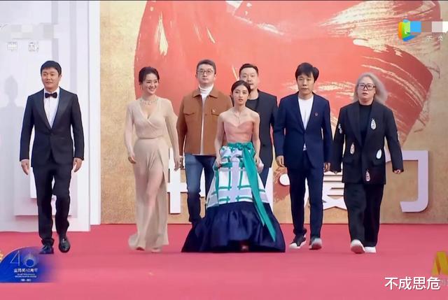 宁静|金鸡红毯精彩瞬间：宁静省布料，女星挺孕肚上场，朱亚文光头亮了