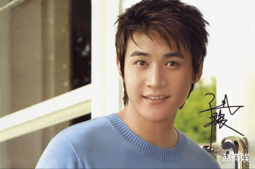 唐嫣|4年前靠一部剧成功翻红，如今膀大腰圆胖到没脖子，网友：辣眼睛