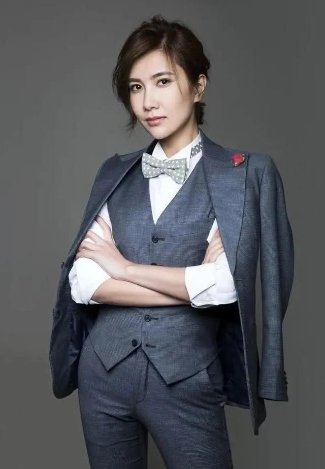 印小天|42岁的印小天，走到今天该怪谁呢？成于自己败于插刀门