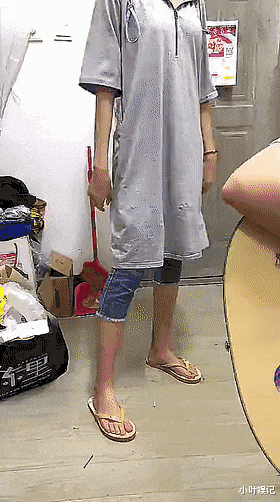 小叶娱记 以为女友家只是一般富裕，直到打开他爸的U盘，我呆住了