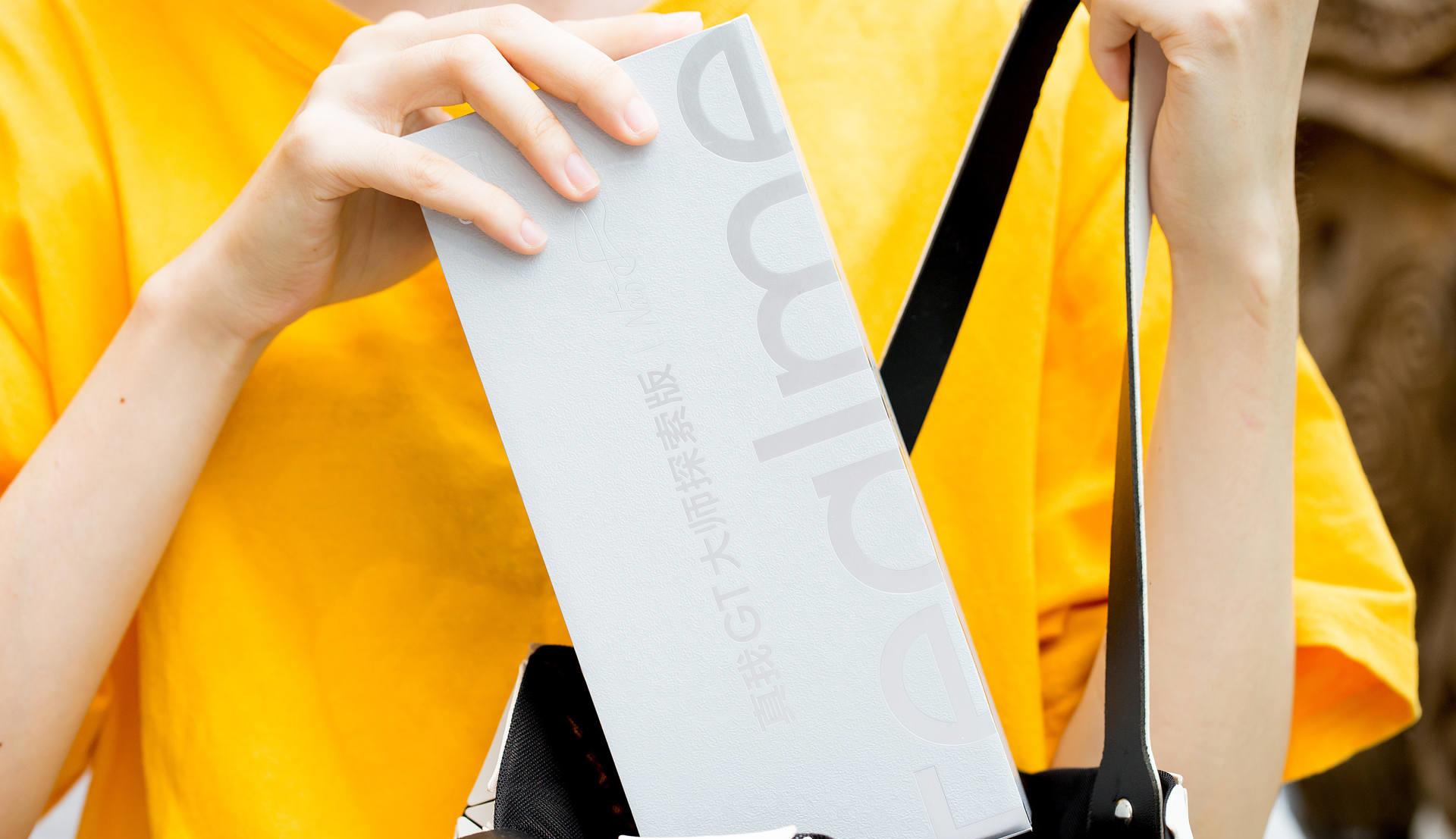 realme|realme彻底发飙，骁龙870+65W+IMX766，曲面屏旗舰降至新低价
