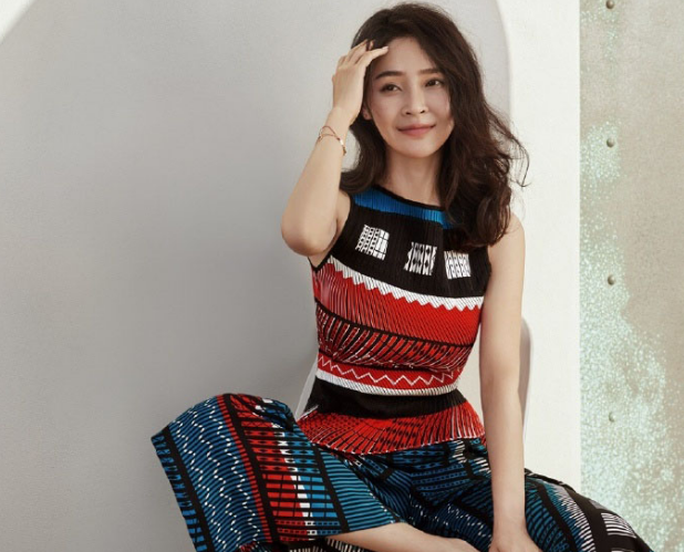 于明加|天生尤物于明加：弃外交官当演员，出道14年零绯闻，今被宠成公主