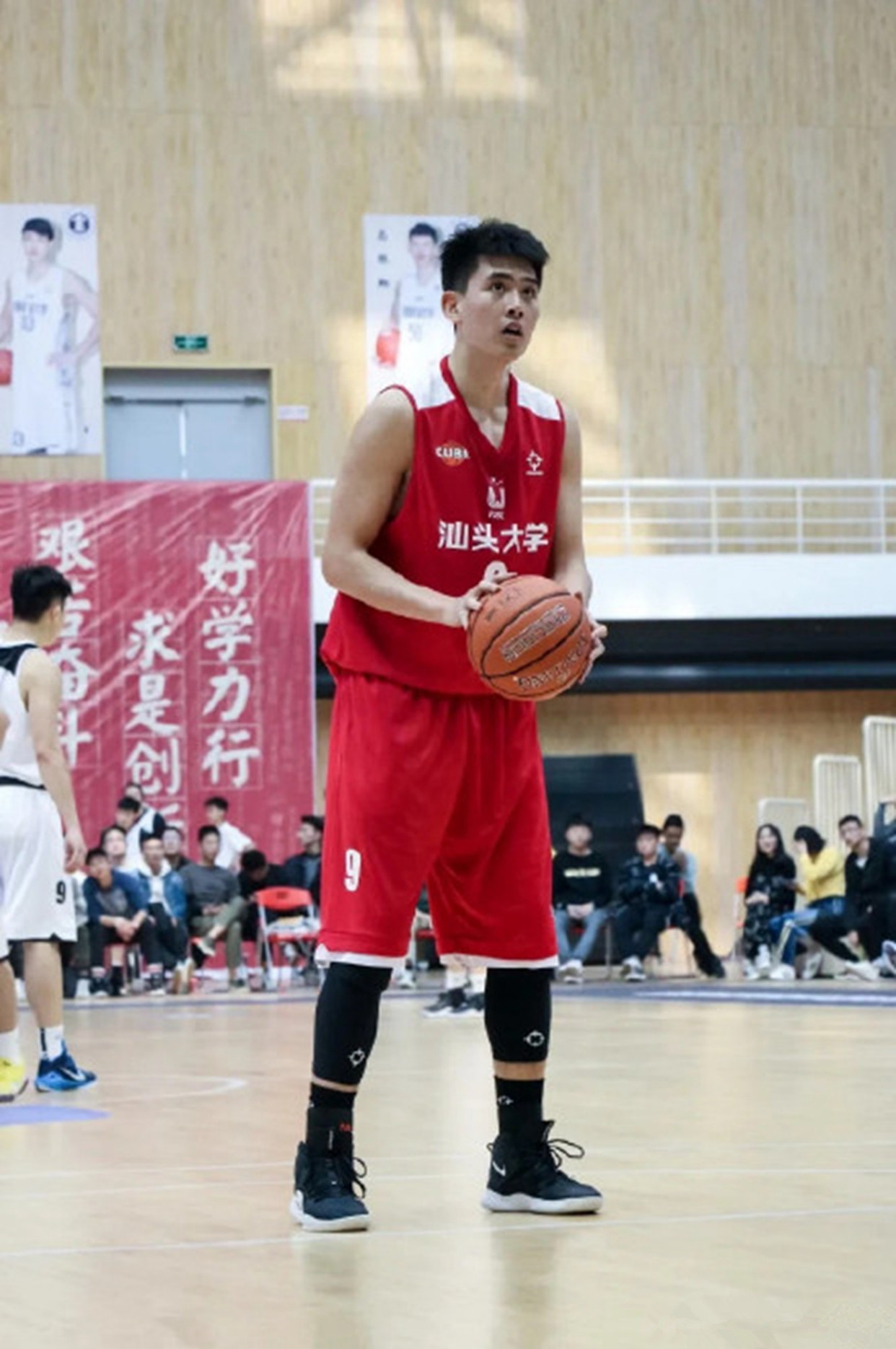 流川枫|汕大00后校草因酷似吴亦凡走红，阳光帅气，堪称现实版“流川枫”