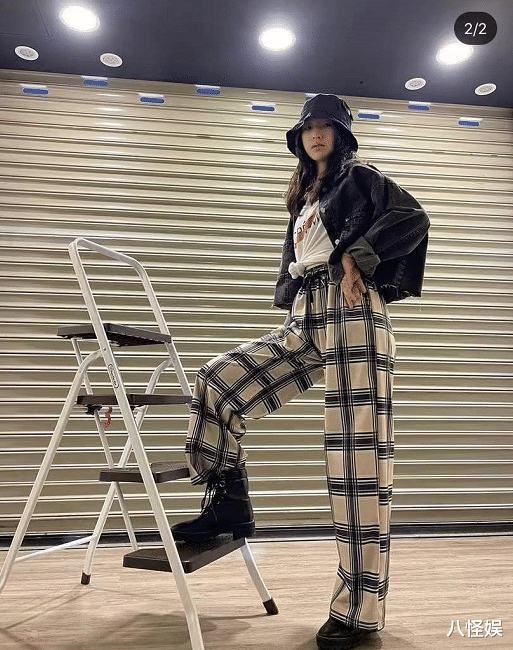 小S|小S大女儿晒三年前后一字马对比照，动作愈发笔直完美，气质大变