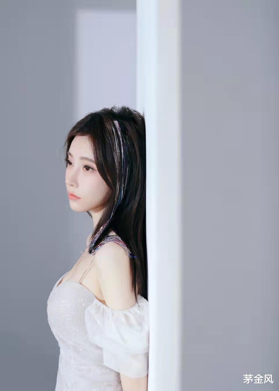 冯提莫|冯提莫二代签售会成功举办！第一站顺利收官，粉丝热情让人难招架