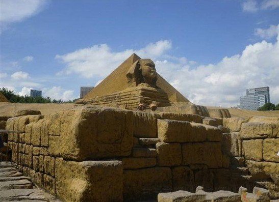 埃及金字塔：十大未解之谜