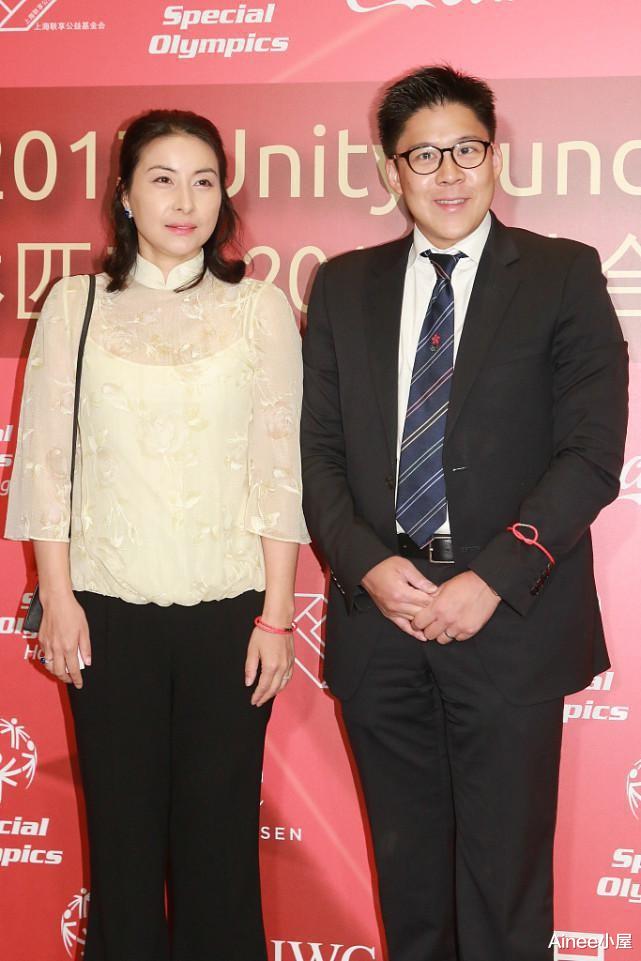 Ainee小屋|郭晶晶罕见穿汉服，古风打扮看着好温柔，身材胖点但显得挺可爱