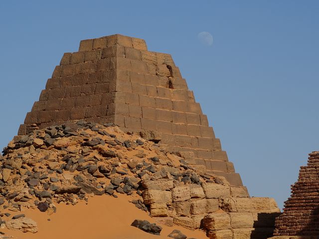 美麗的蘇丹也擁有金字塔-圖10