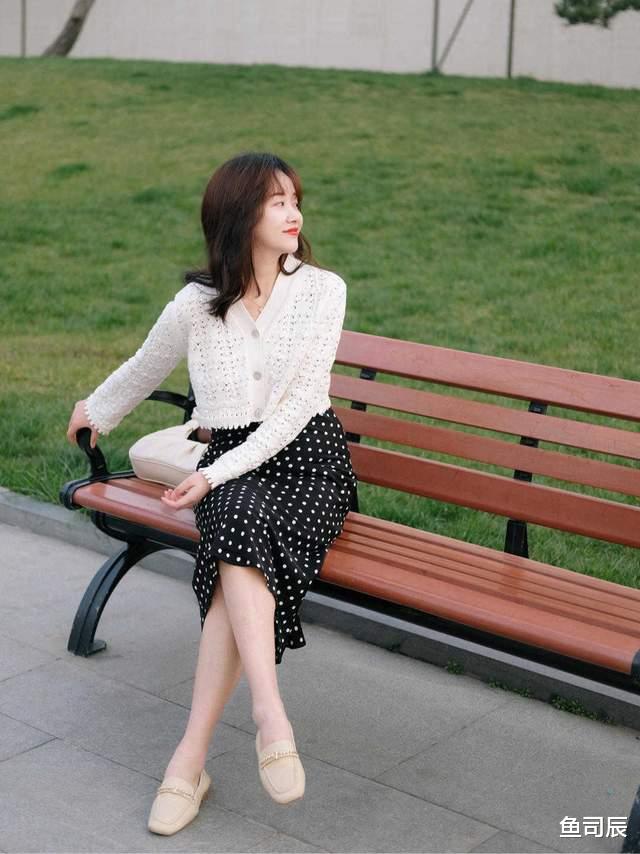 鱼司辰|小个子秋天的穿衣模板，从马甲到风衣全给你展示了，可以直接照搬