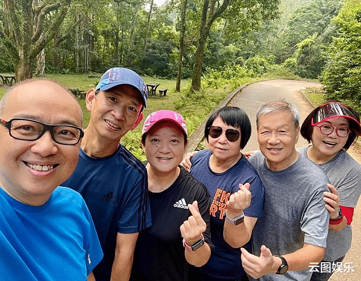 李司棋|《射雕英雄传》演员罕同框，李司棋抗癌成功精神足，刘江笑容慈祥