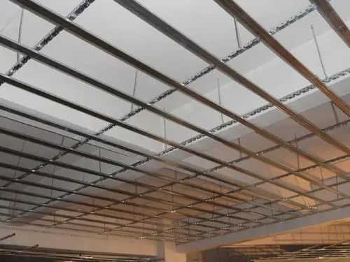 是李渔啊|吊顶为什么容易开裂？开裂后如何处理