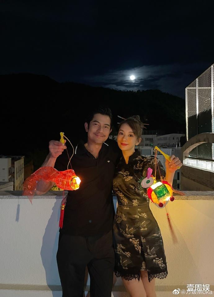 郭富城|56岁郭富城越老越浪漫，陪妻子女儿过中秋，一家四口太幸福！