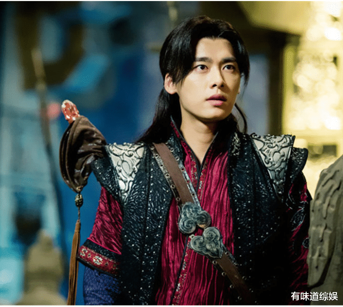 李易峰|李易峰的“逆袭”之路，8年前我给你做配角，4年后你给我跑龙套