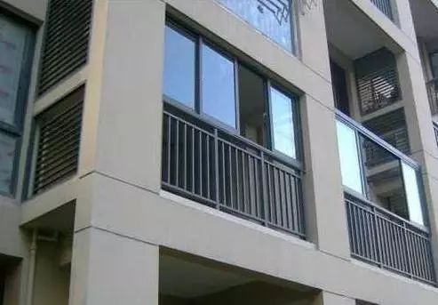 星语星愿吖 碰到这种“阳台”的房子,尽量“避开”!懊悔现在才知道,太坑了