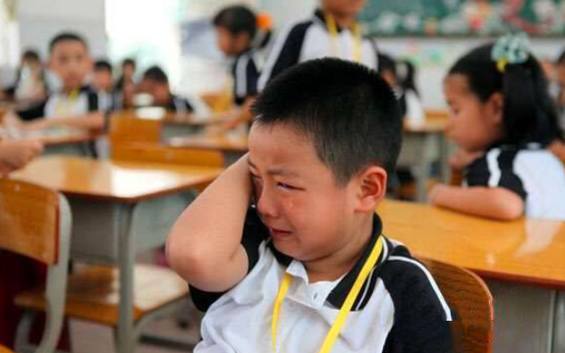 兜妈爱叨叨|同样是6岁入学，男孩女孩差距大，专家：男孩晚点上学会更好