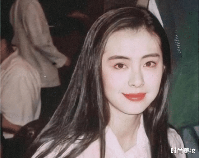 时尚美妆|53岁王祖贤颜值被高估？美貌负值皮肤却更甚从前，网友：比我还嫩