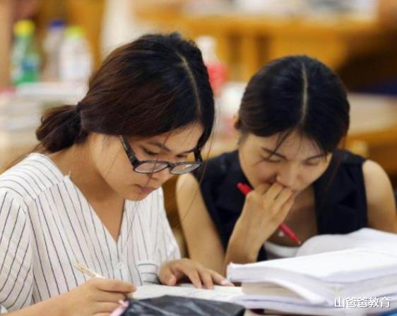 教师|男生眼中“理想女友”职业排行榜，空姐不在榜单内，榜首成香饽饽