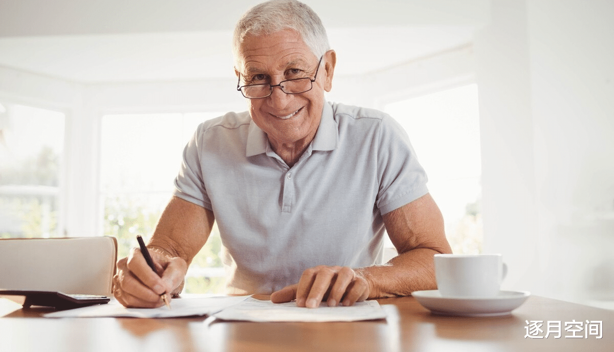 逐月空间 退休人员返聘继续工作，是为了想多挣钱吗？各有所需，各有所得！
