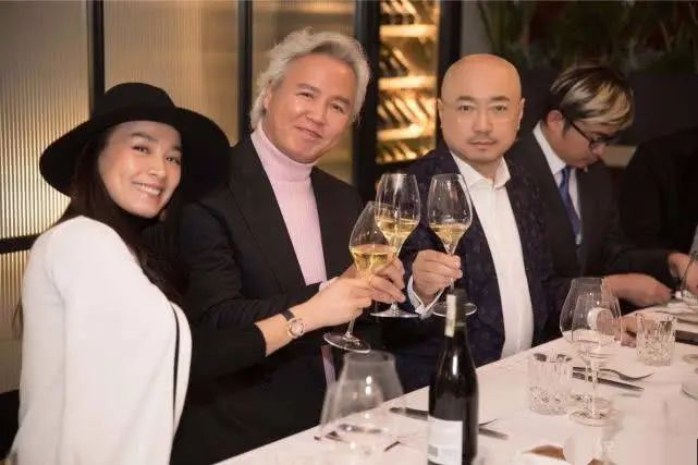 林瑞阳|林瑞阳与前妻30岁长子：父亲千亿资产与己无关，已将爸爸列表删除