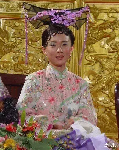 古装剧|疯了吧？这些古装剧里的头发是用脚梳的吧，审美都独特成什么样了