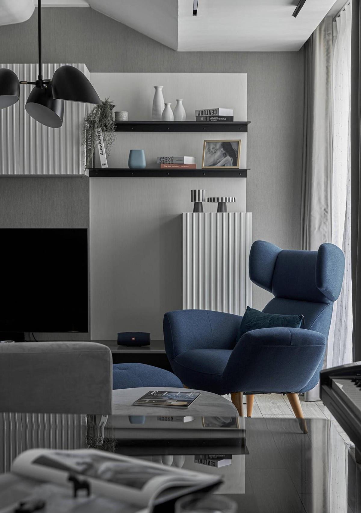 父母吐槽的灰色装修，这对年轻夫妻却很喜欢！77平进门就是高级感