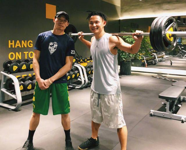 吴悠|好不容易打上职业，吴悠为何仅打6场就退役回到野球场捞金？