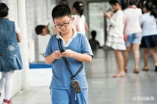 家庭教育|学生带手机到校，通知家长后跳楼自杀，学校和家庭教育应如何反思？