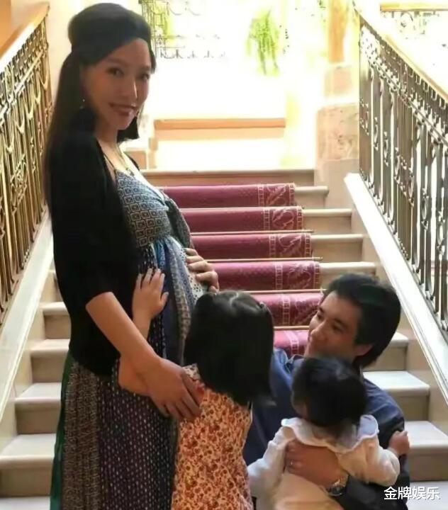 |李靓蕾的口碑出现大反转！三位名人对女方提出严厉的批评