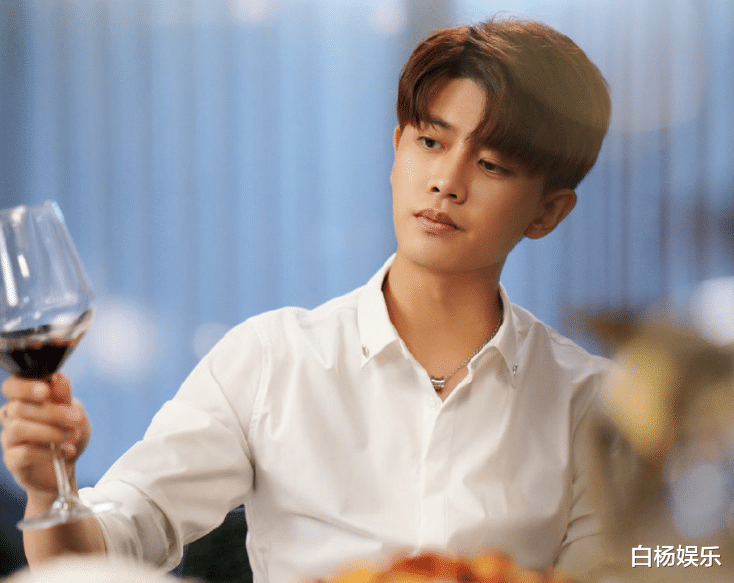 李易峰|80后明星商业榜更新：任嘉伦获榜首，李易峰第六，景甜有点危险了