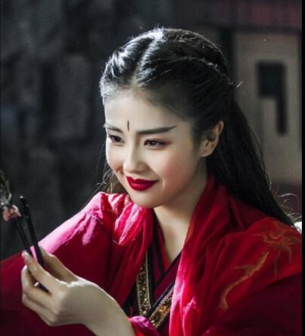 白梦妍|白鹿是如何逆袭的？