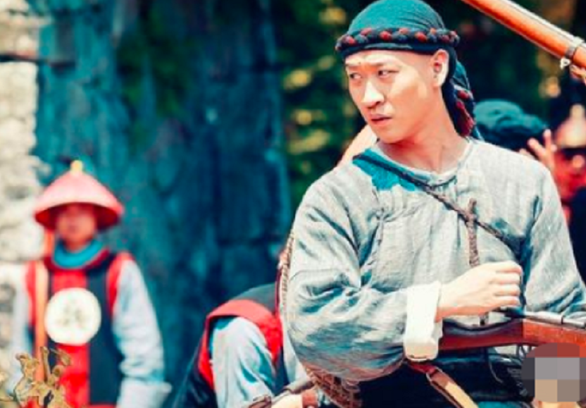 cgtn|曹云金听云轩被曝倒闭！现场杂物堆积桌椅生灰，德云社仍一票难求